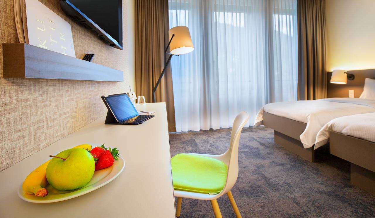 B_Smart Motel Landquart Bagian luar foto