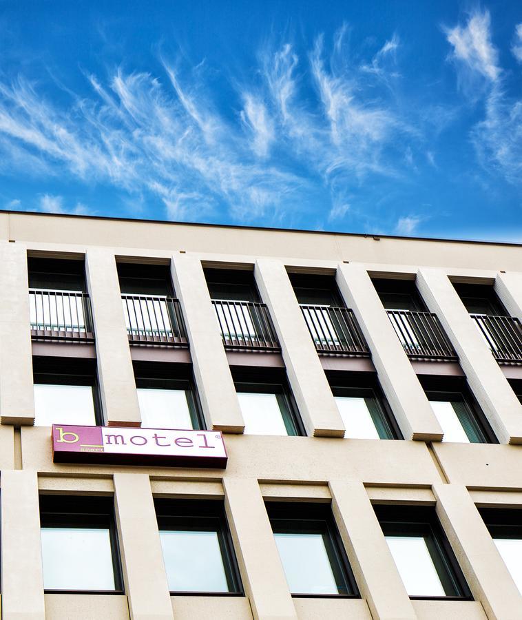 B_Smart Motel Landquart Bagian luar foto